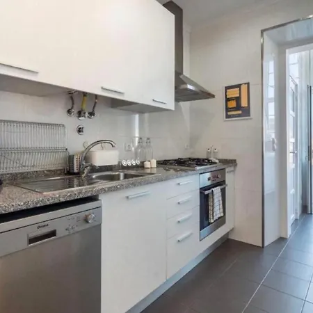 Graca With Terrace In Appartement