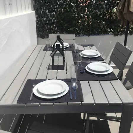 Апартаменты Graca With Terrace In