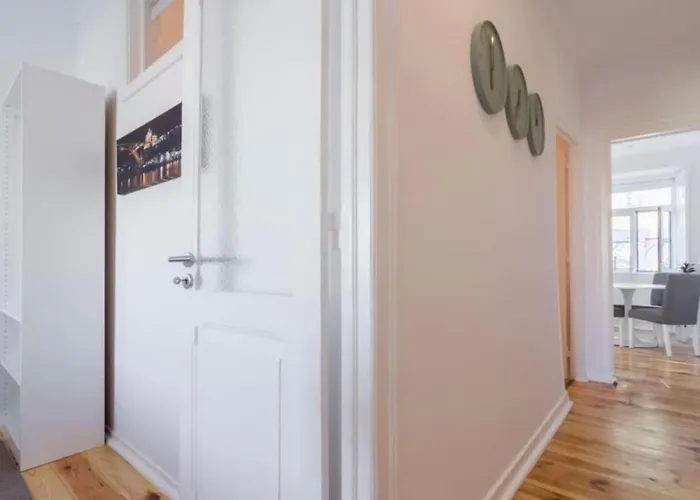 Graca With Terrace In Appartement