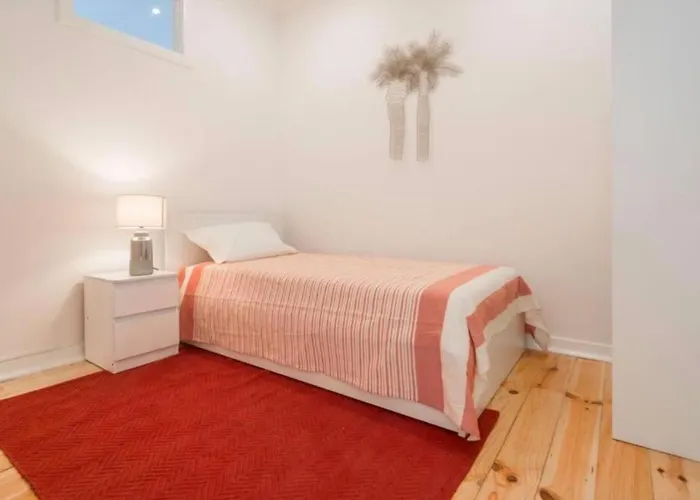 Graca With Terrace In * ליסבון