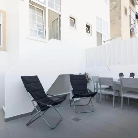 아파트 Graca With Terrace In *